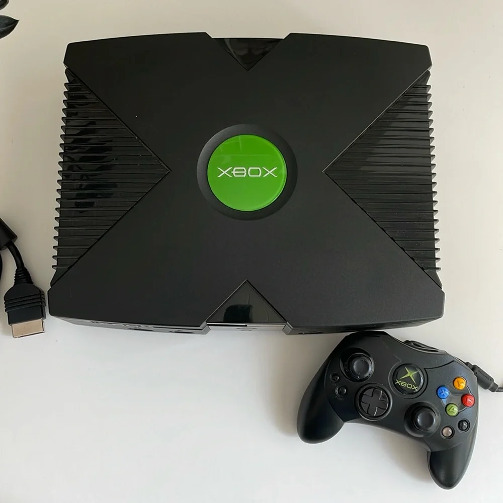 [ XBOX Original Console and Controller ]